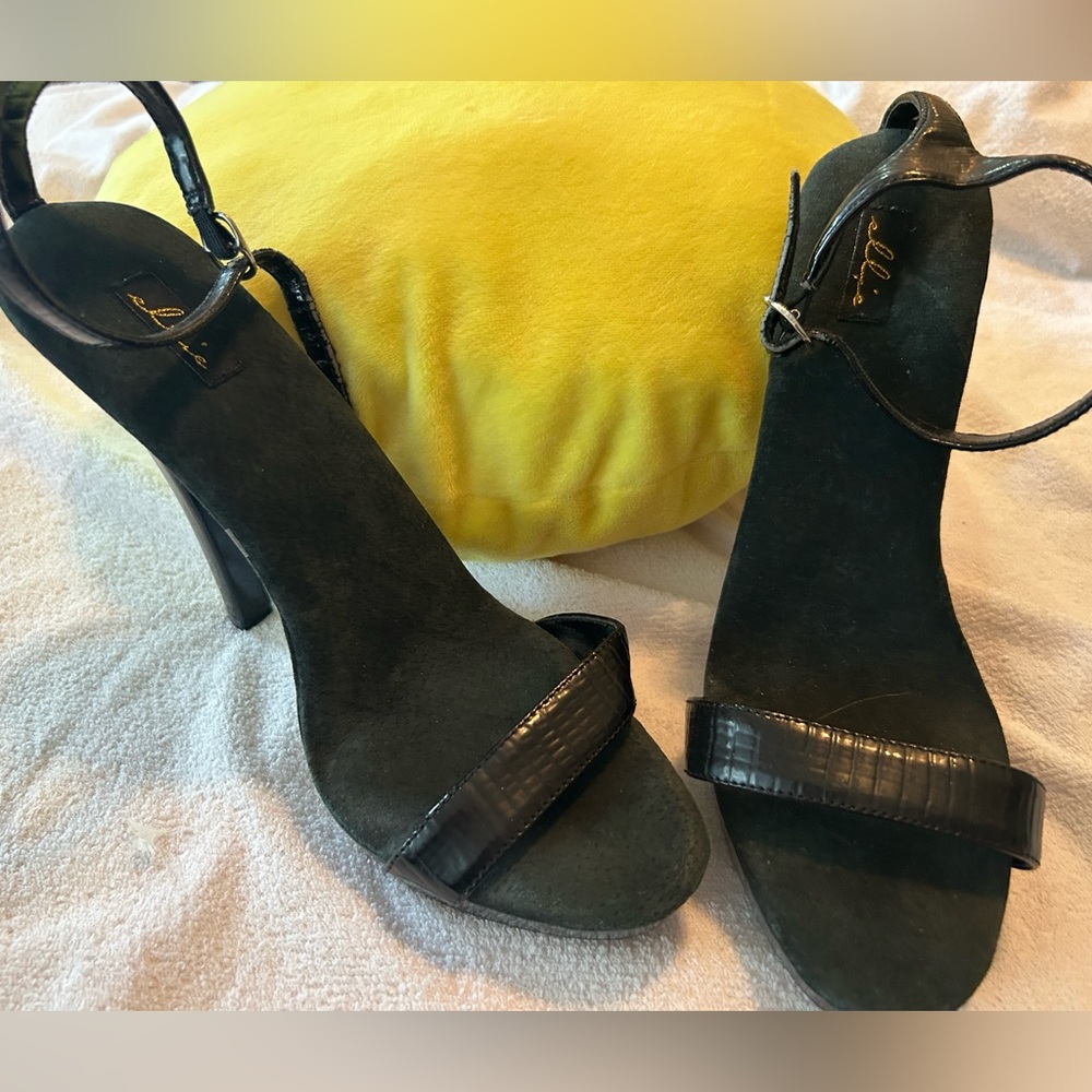 Ellie Size 8 Black Strappy Heels